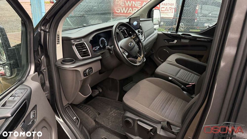 Ford Tourneo Custom - 15