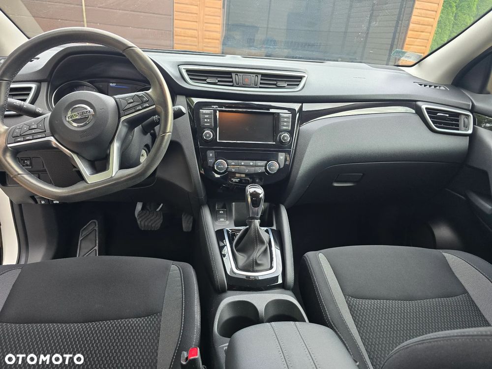 Nissan Qashqai 1.3 DIG-T N-Connecta DCT - 8