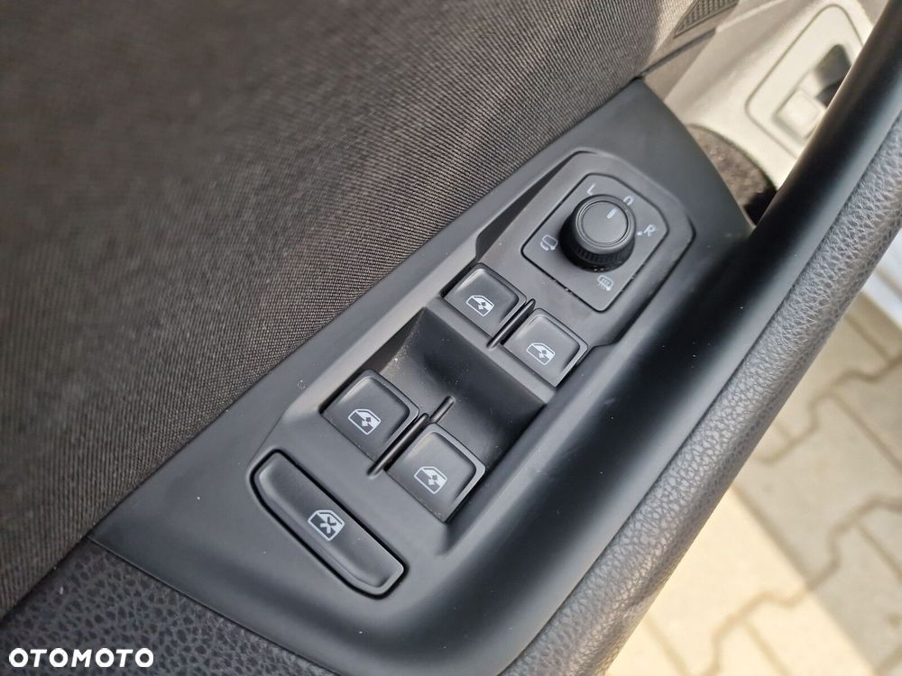 Volkswagen Passat - 27