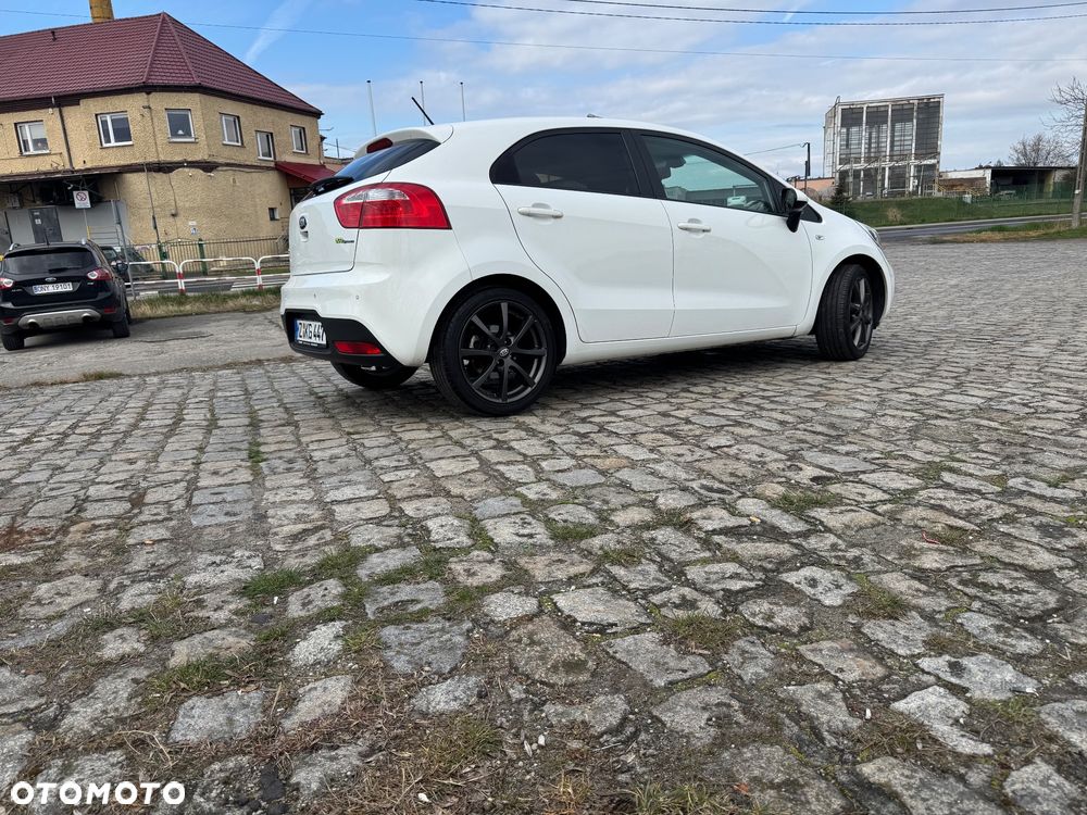 Kia Rio - 5