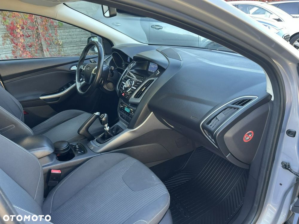 Ford Focus - 25
