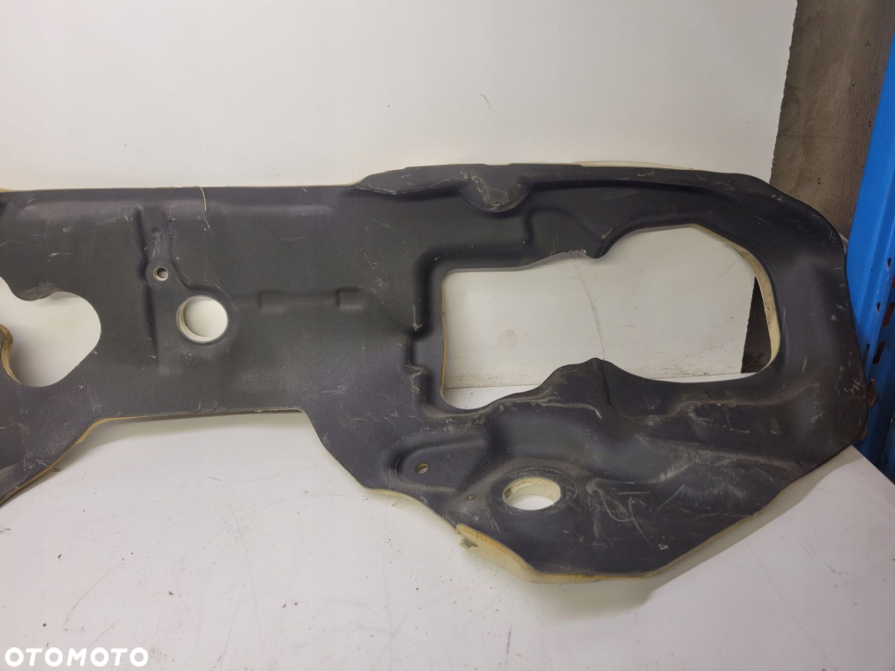 WYGŁUSZENIE ŚCIANY GRODZIOWEJ AUDI Q7 4L 7L8864895 - 2