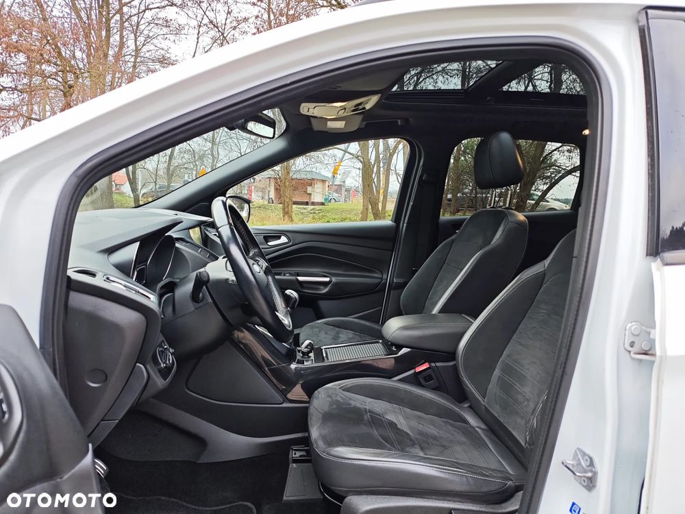 Ford Kuga 1.5 EcoBoost 2x4 ST-Line - 22