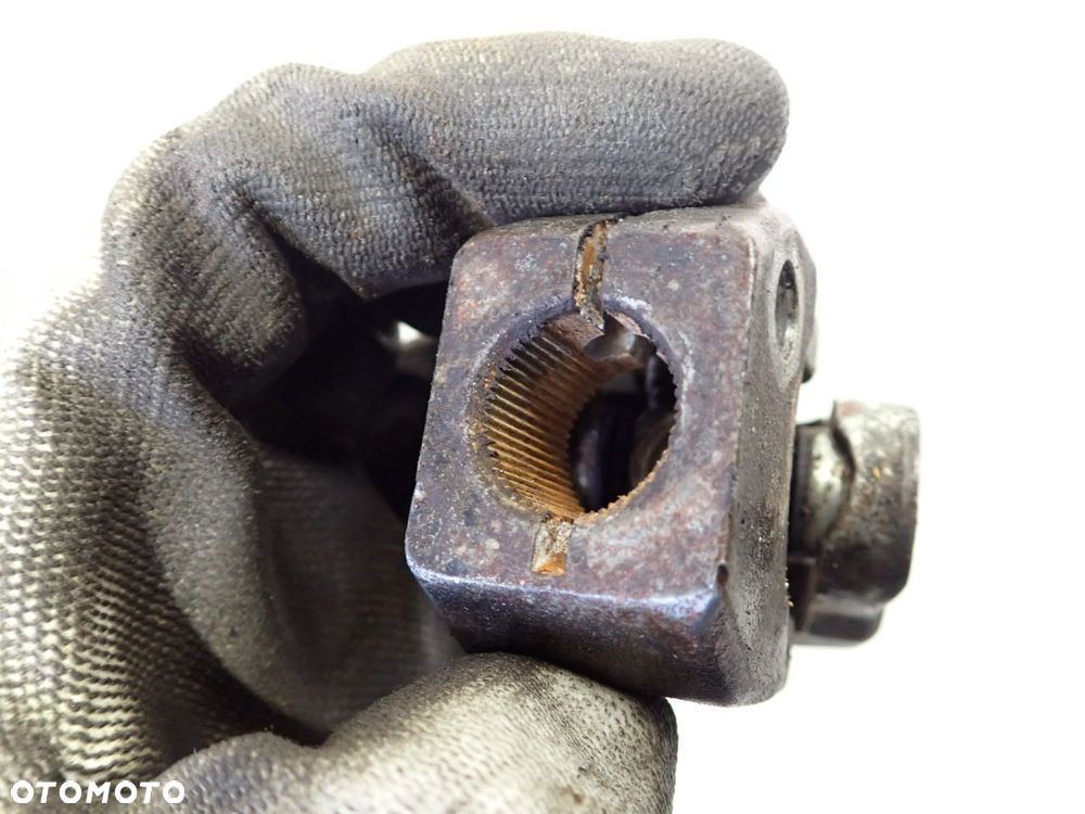 KRZYŻAK KOLUMNY KIEROWNICZEJ MERCEDES-BENZ T1 310D - 3