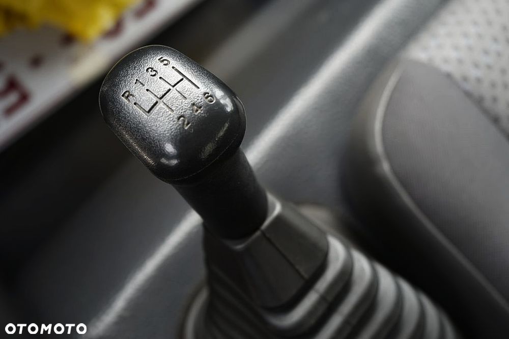 Nissan ATLEON - 24