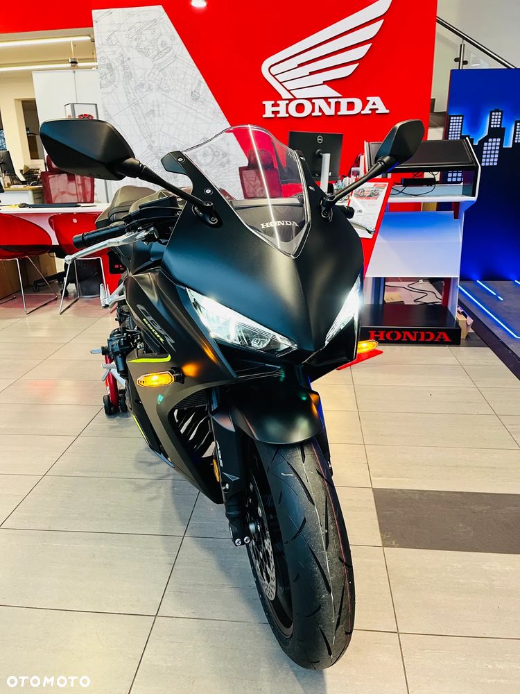 Honda CBR - 7