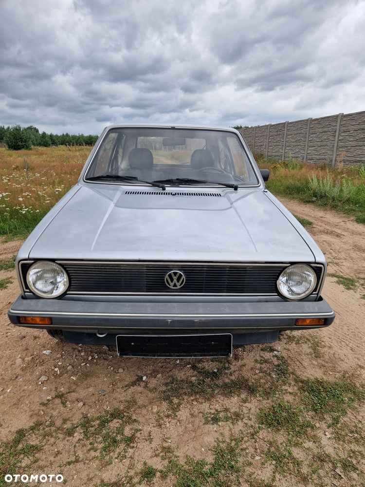 Volkswagen Golf - 1