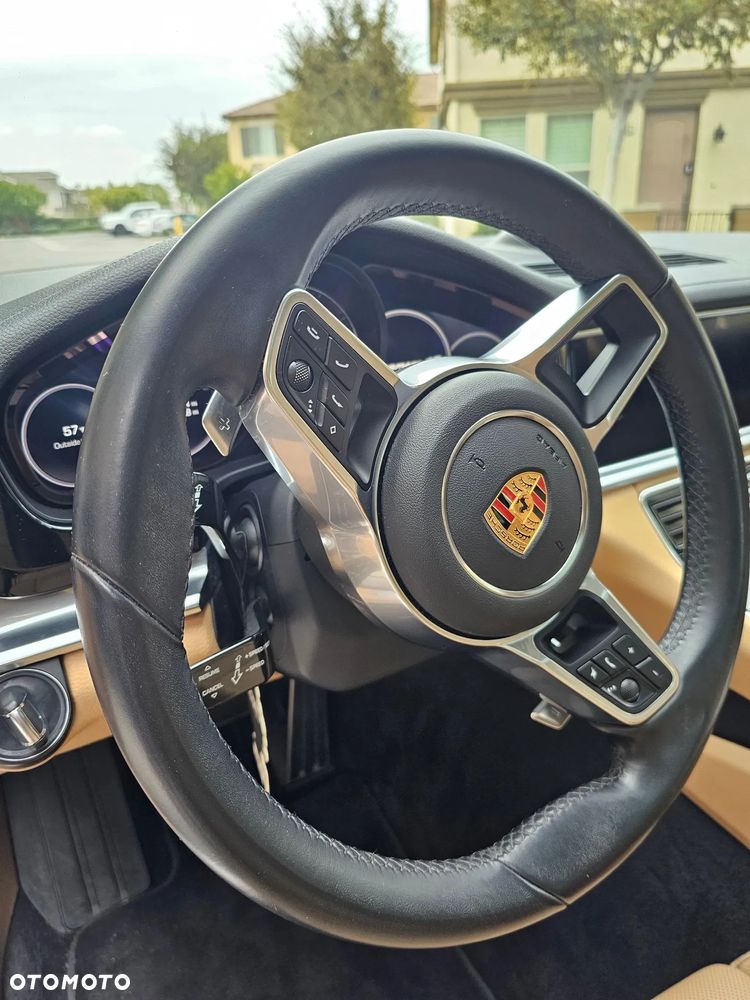 Porsche Panamera 4S - 12