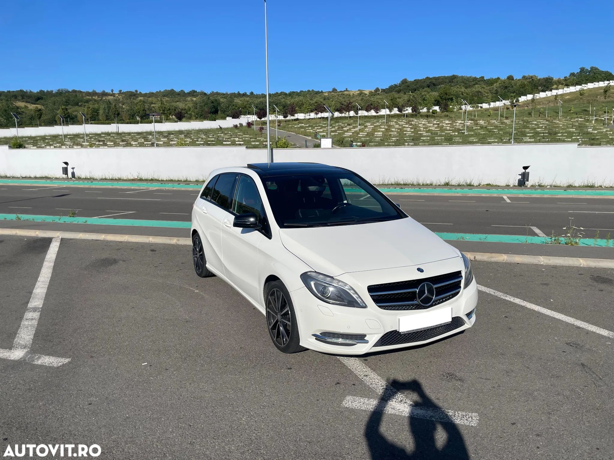 Mercedes-Benz B - 1