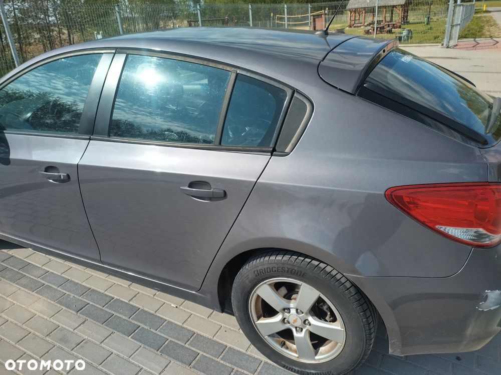 Chevrolet Cruze 1.6 LT - 9