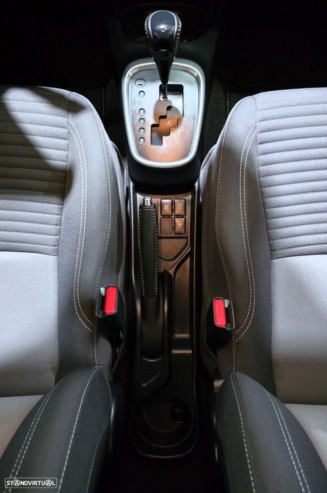 Toyota Yaris 1.5 HSD Comfort - 27