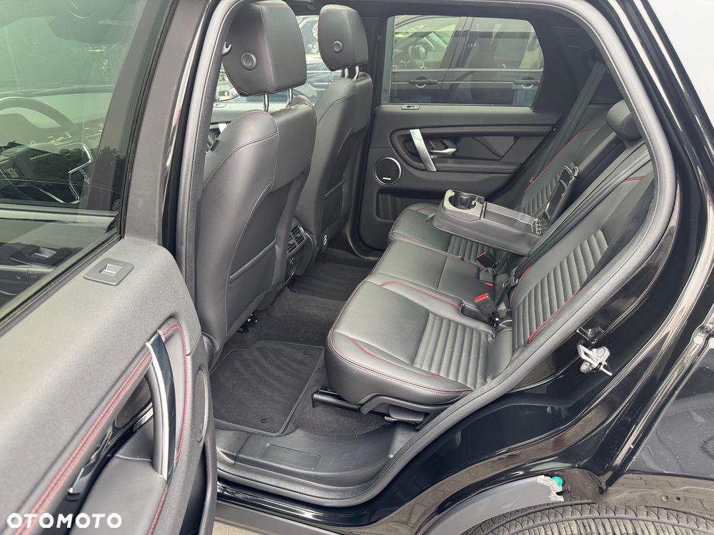 Land Rover Discovery Sport P300e R-Dynamic HSE - 27