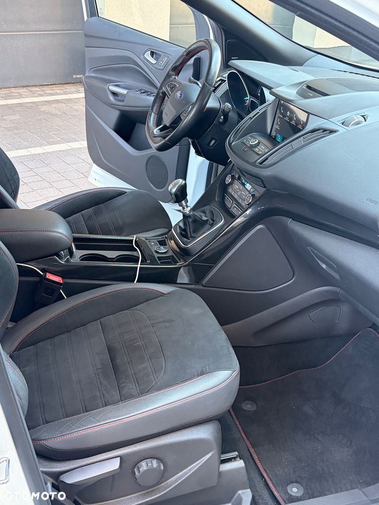 Ford Kuga - 17