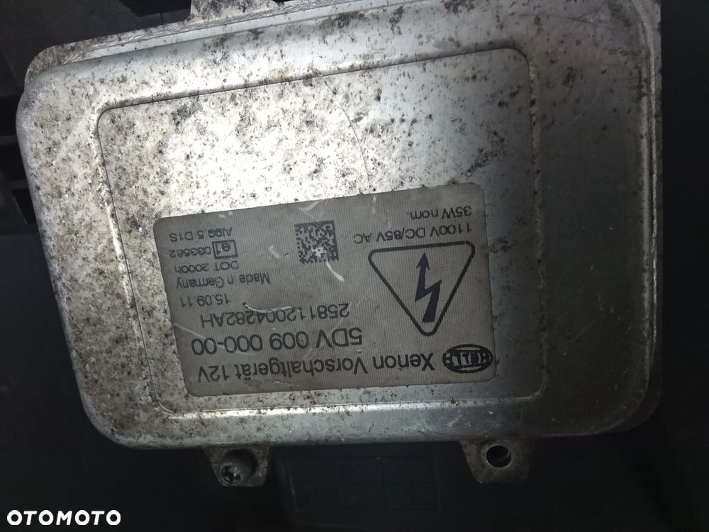 Lampa prawy przód Mercedes W906 Xenon - 15