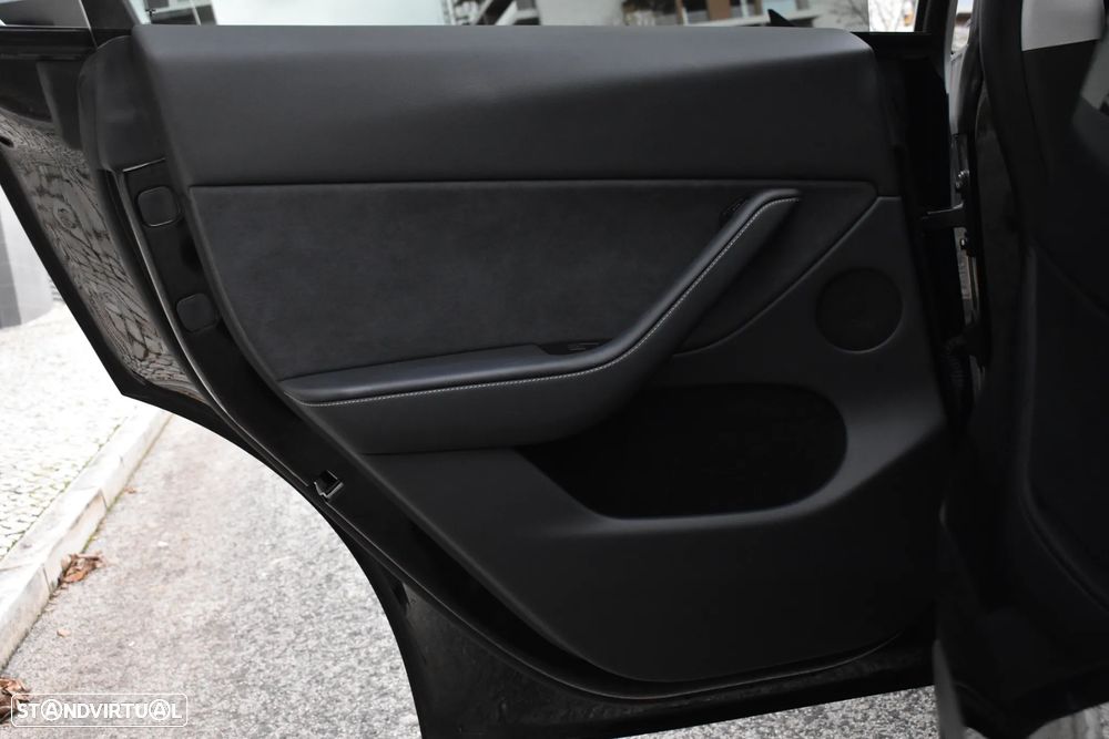 Tesla Model Y Performance Tração Integral - 51