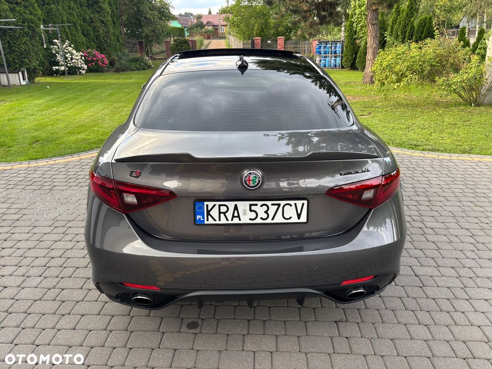 Alfa Romeo Giulia 2.0 Turbo 16V AT8 Veloce Ti - 9