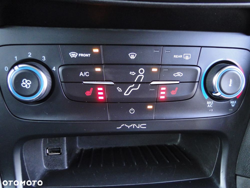 Ford Focus 1.5 EcoBoost STart-Stopp-System TITANIUM - 28