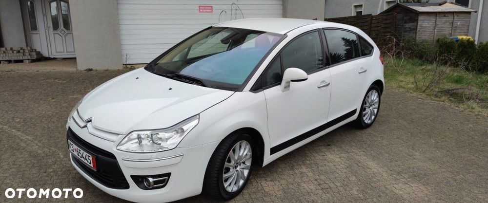 Citroën C4 HDi 110 FAP EGS6 Exclusive - 3