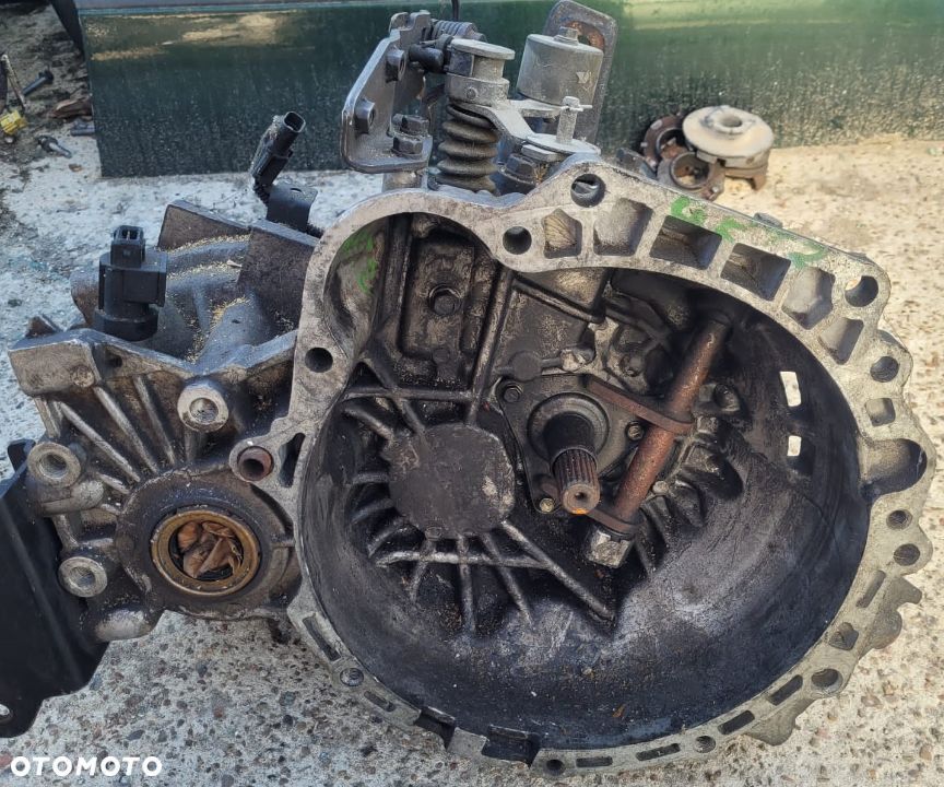 Hyundai Getz Matrix 1.5 CRDI skrzynia biegów J42271 J21973 P81787 - 4