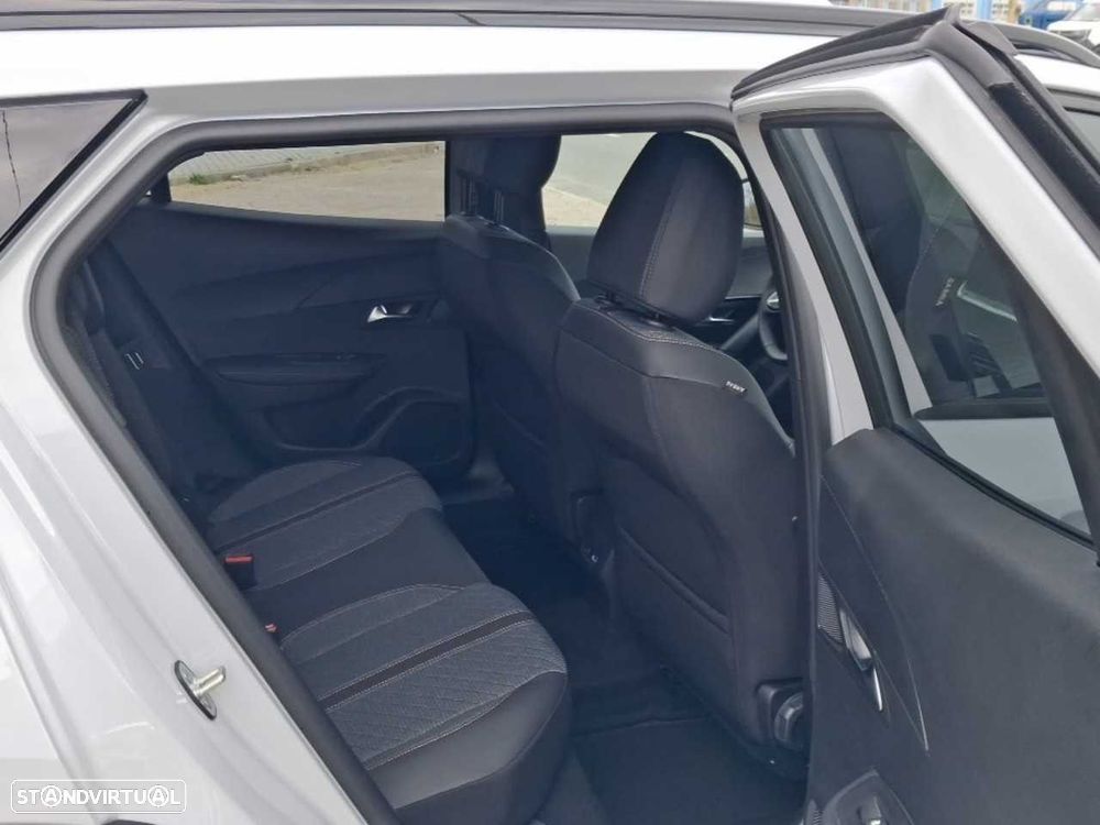 Peugeot 2008 1.2 PureTech Allure - 10