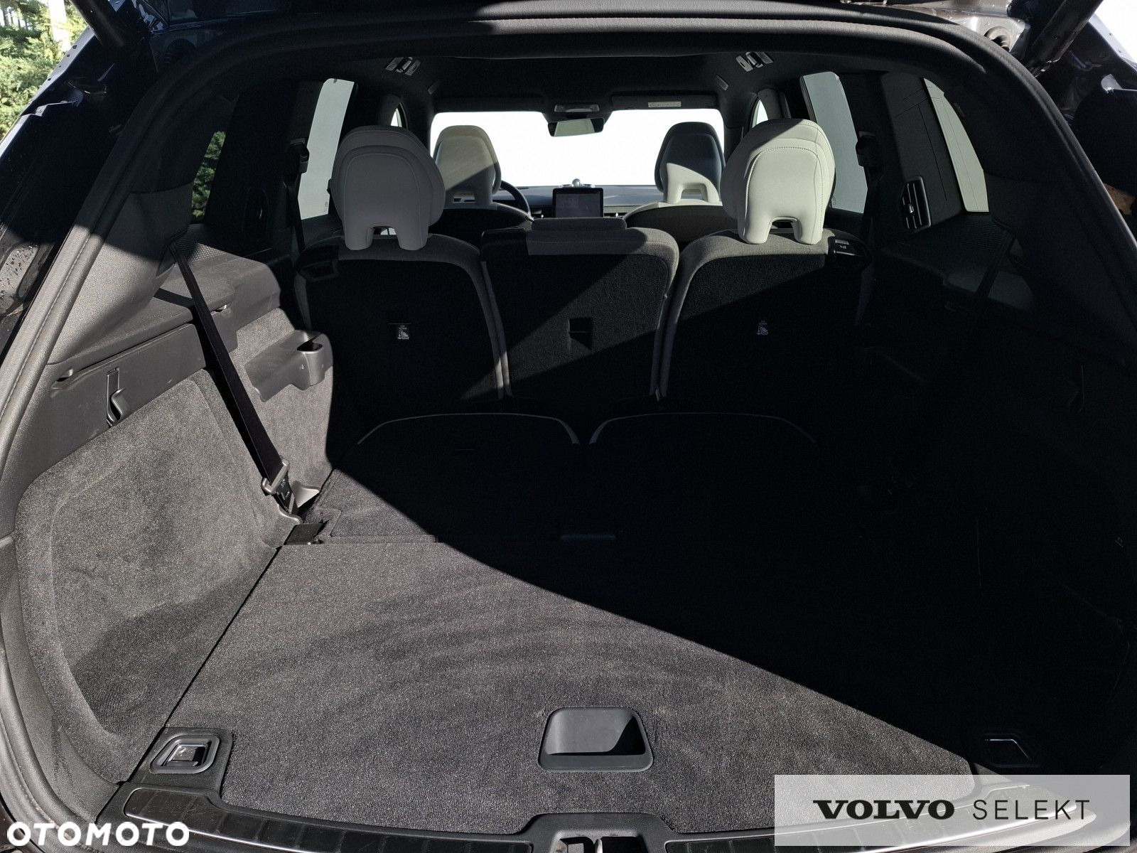Volvo EX90 - 36