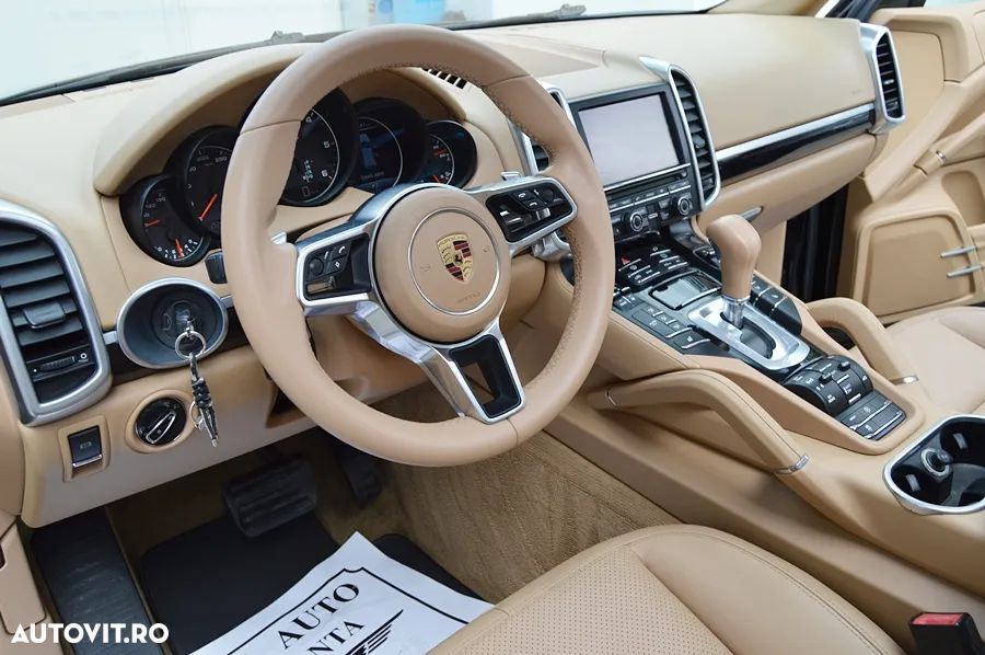 Porsche Cayenne 3.0 L - 26