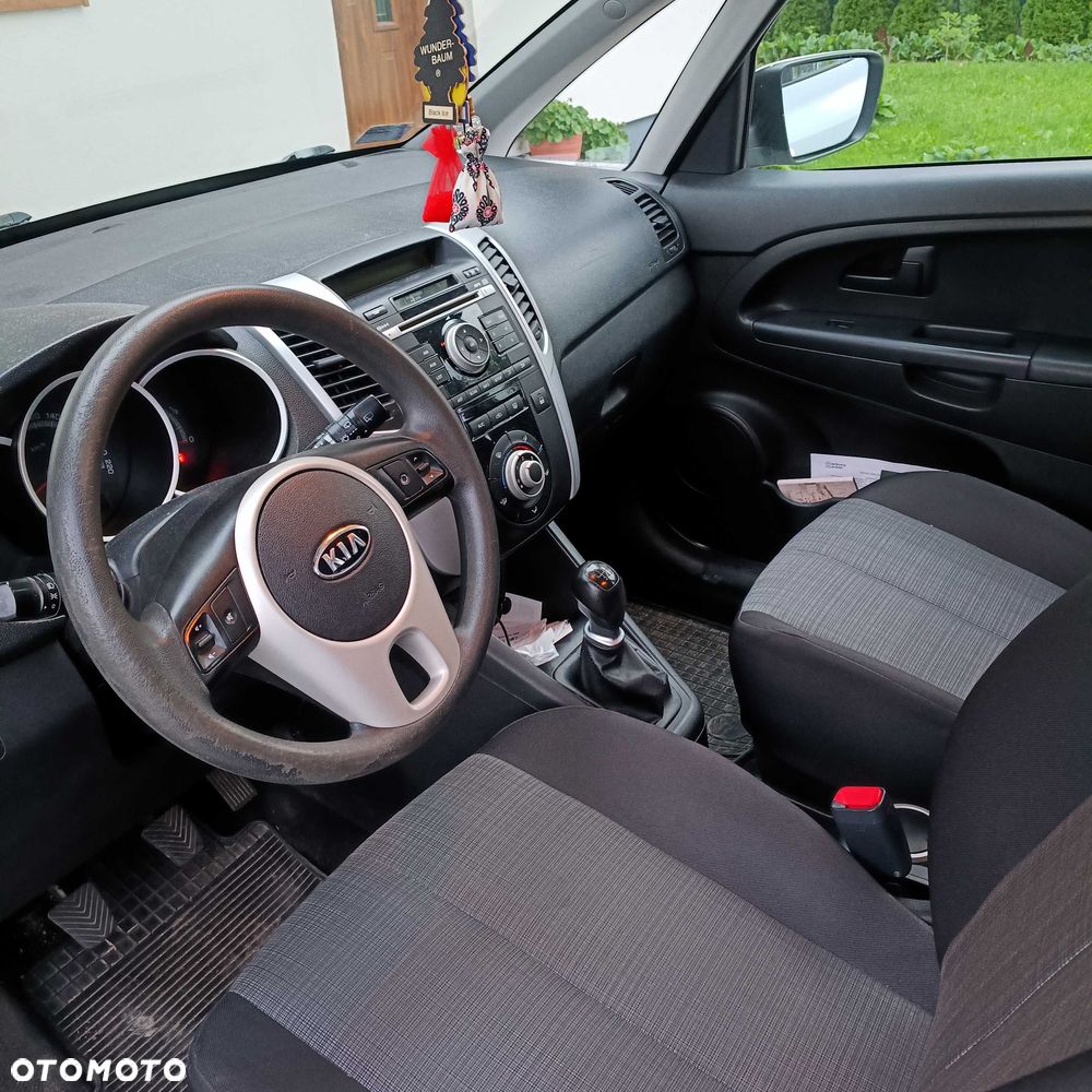 Kia Venga - 7