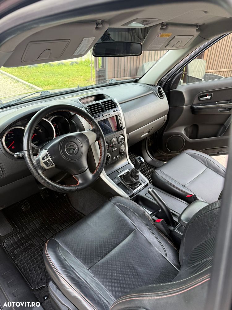 Suzuki Grand Vitara 1.9 DDiS Comfort - 10
