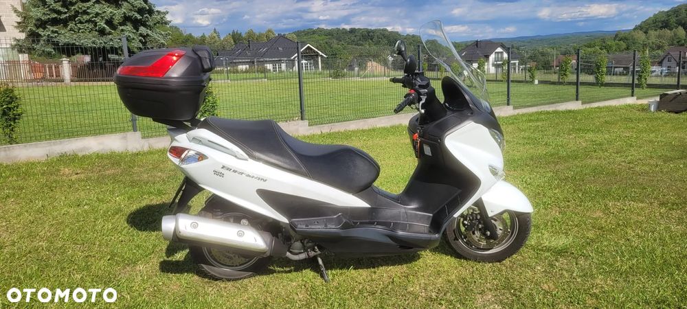 Suzuki Burgman - 8