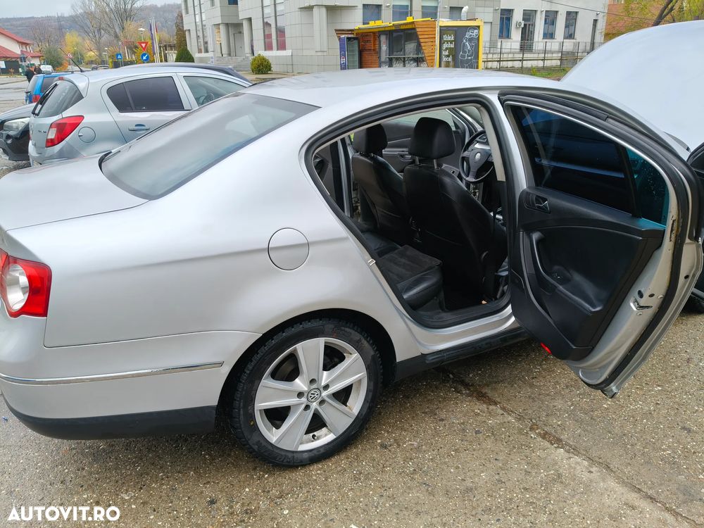 Volkswagen Passat Variant 2.0 TDI Highline DPF 4Motion - 22