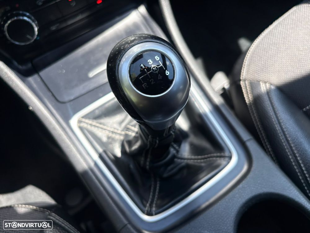 Mercedes-Benz CLA 200 - 21