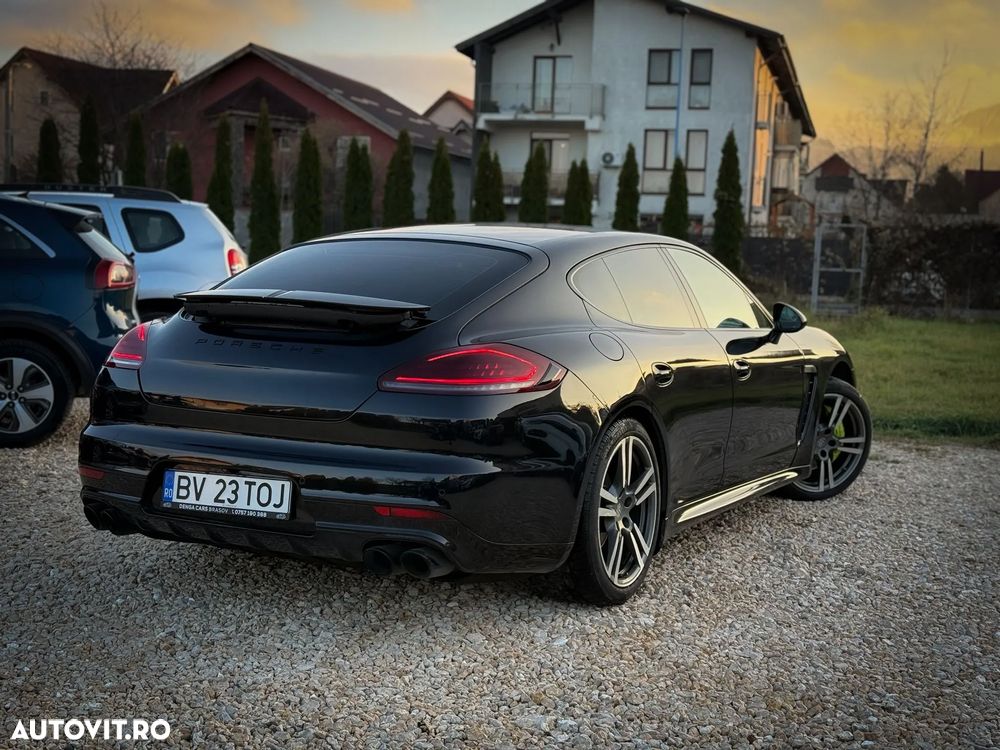 Porsche Panamera - 4