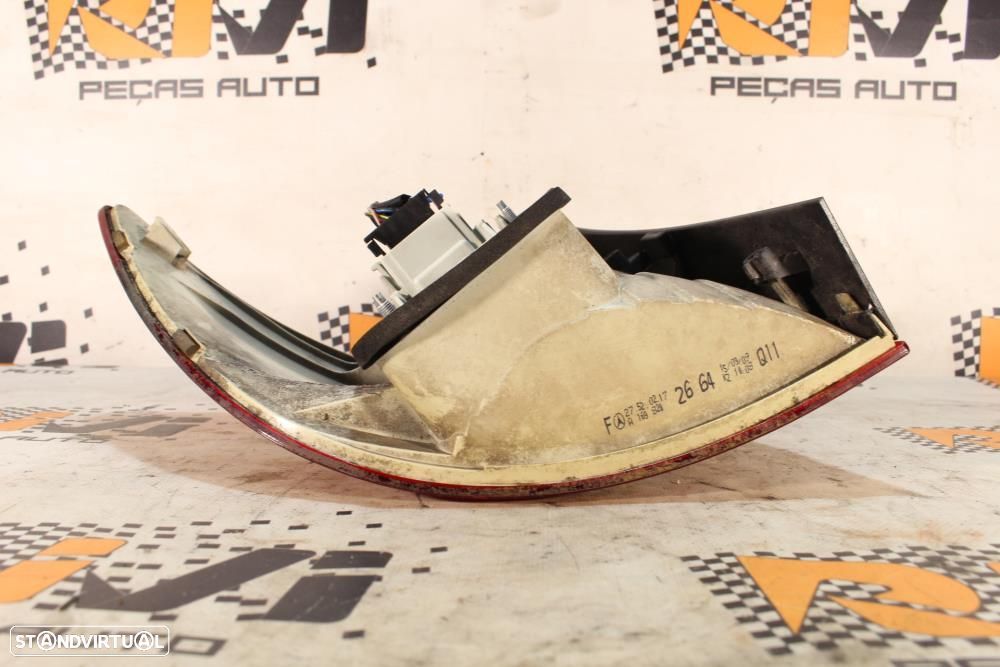 Farolim Direito Mercedes-Benz B-Class (W245)  A1698202664 / Chassi Pas - 7