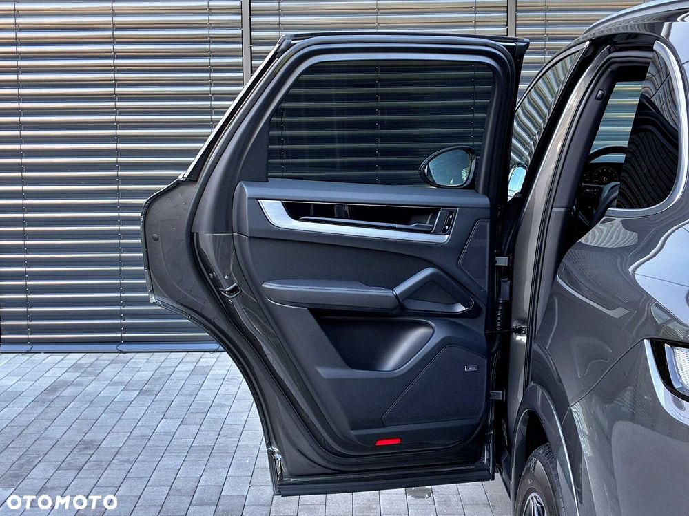 Porsche Cayenne - 27