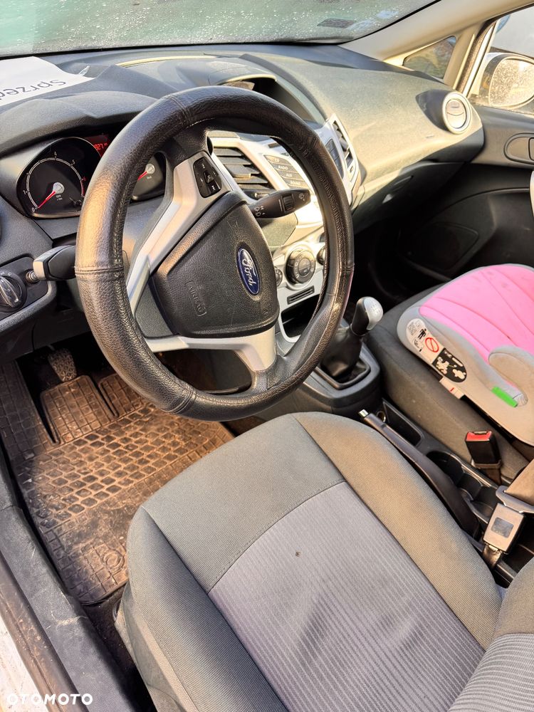 Ford Fiesta - 2
