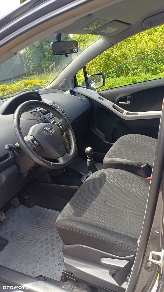 Toyota Yaris 1.33 Premium - 8