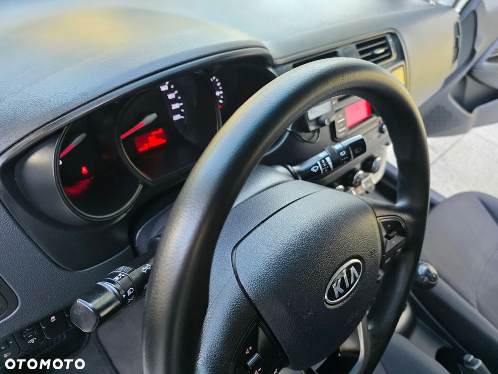 Kia Rio - 28