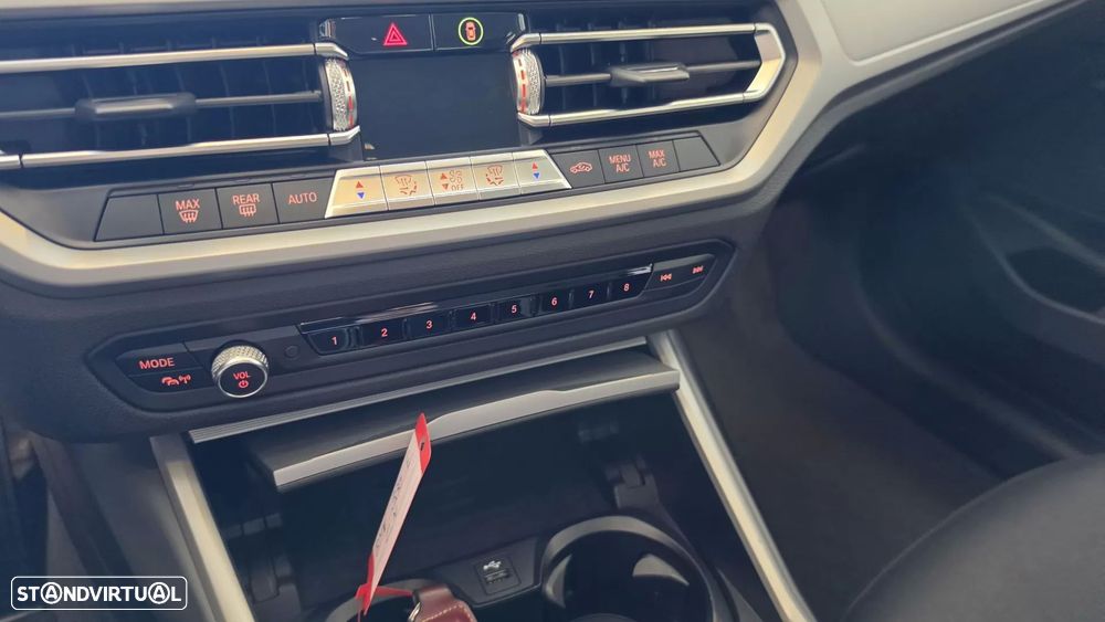 BMW 330 e Line Sport Auto - 43