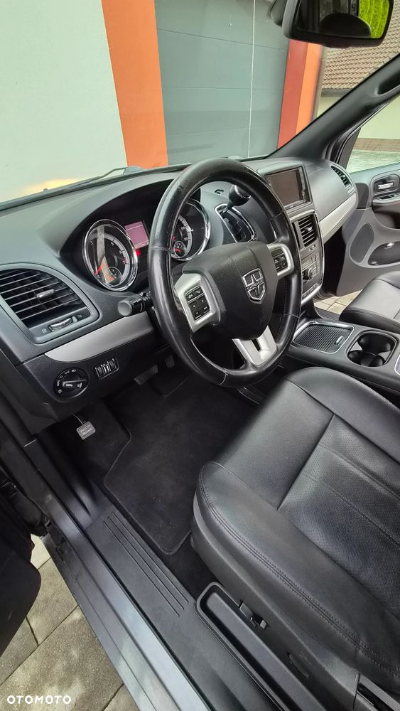 Dodge Grand Caravan 3.6 R/T - 16