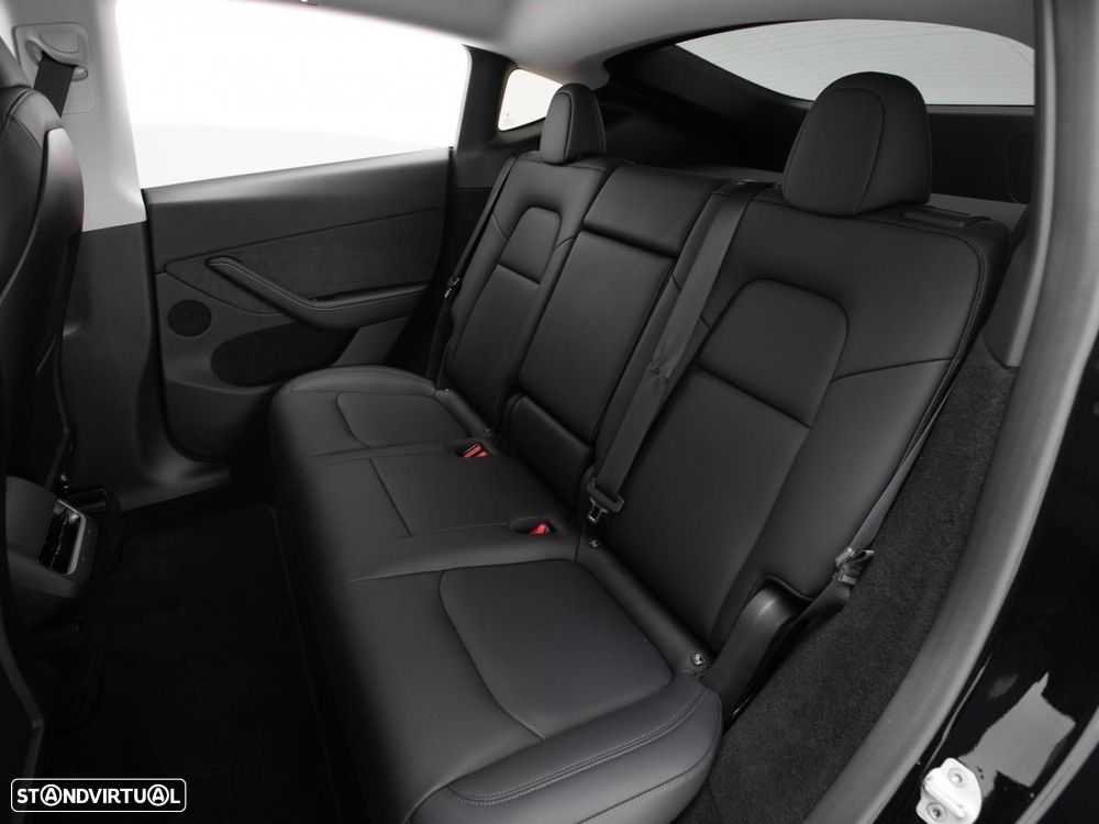 Tesla Model Y Performance Dual Motor AWD - 11