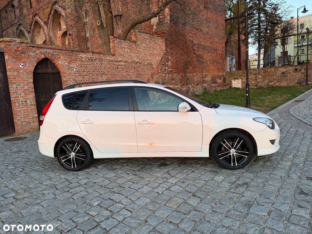 Hyundai i30 i30cw 1.4 Edition 20 - 27