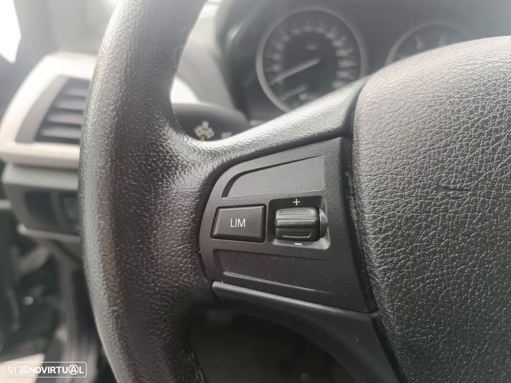 BMW 116 d Sport Line - 21