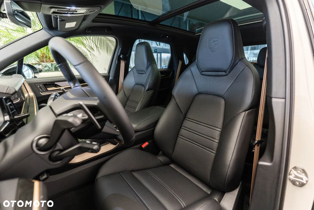 Porsche Cayenne E-Hybrid PHEV Black Edition - 11