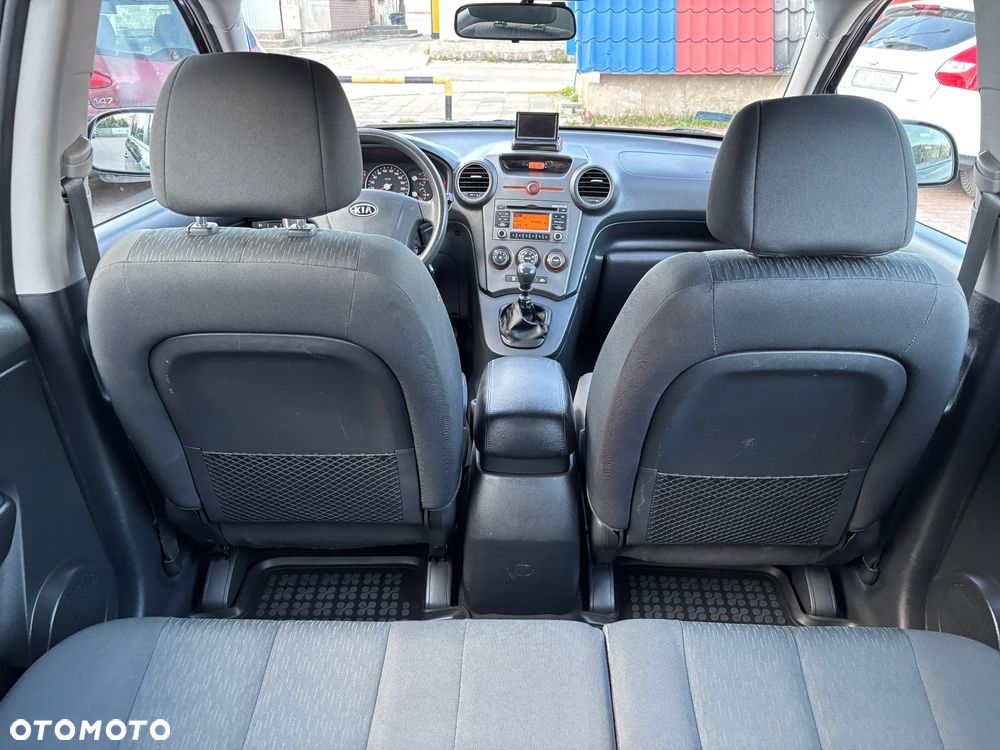 Kia Carens 1.6 Tour - 9