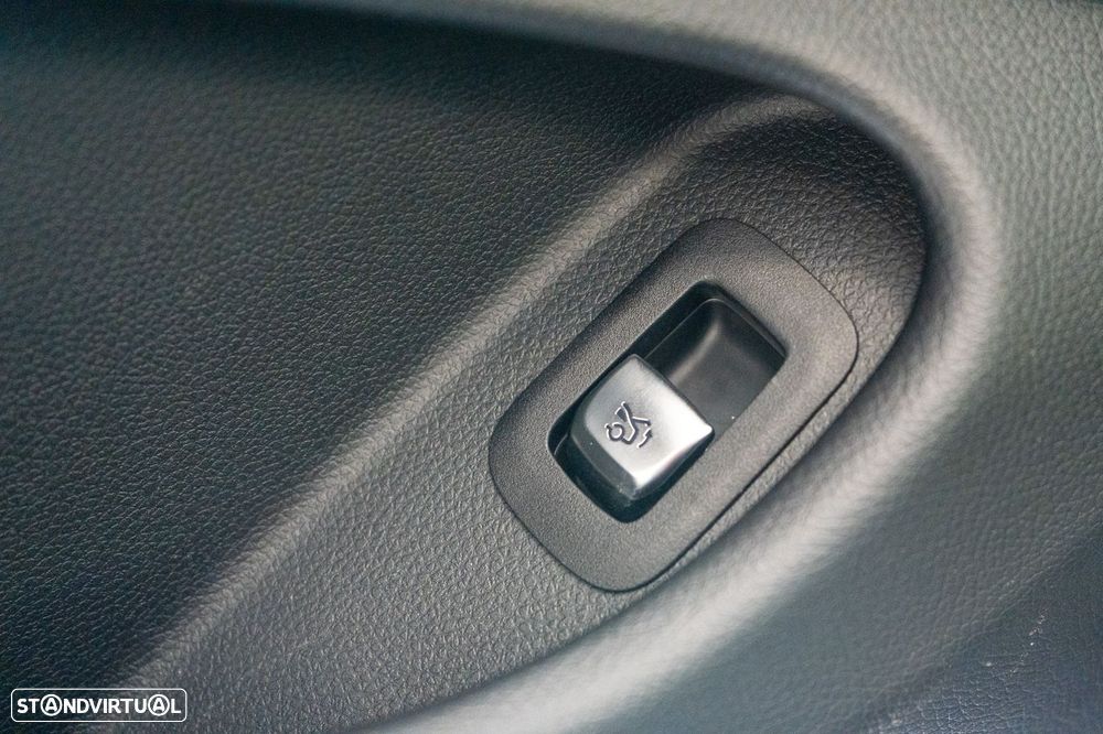 Mercedes-Benz C 200 - 39