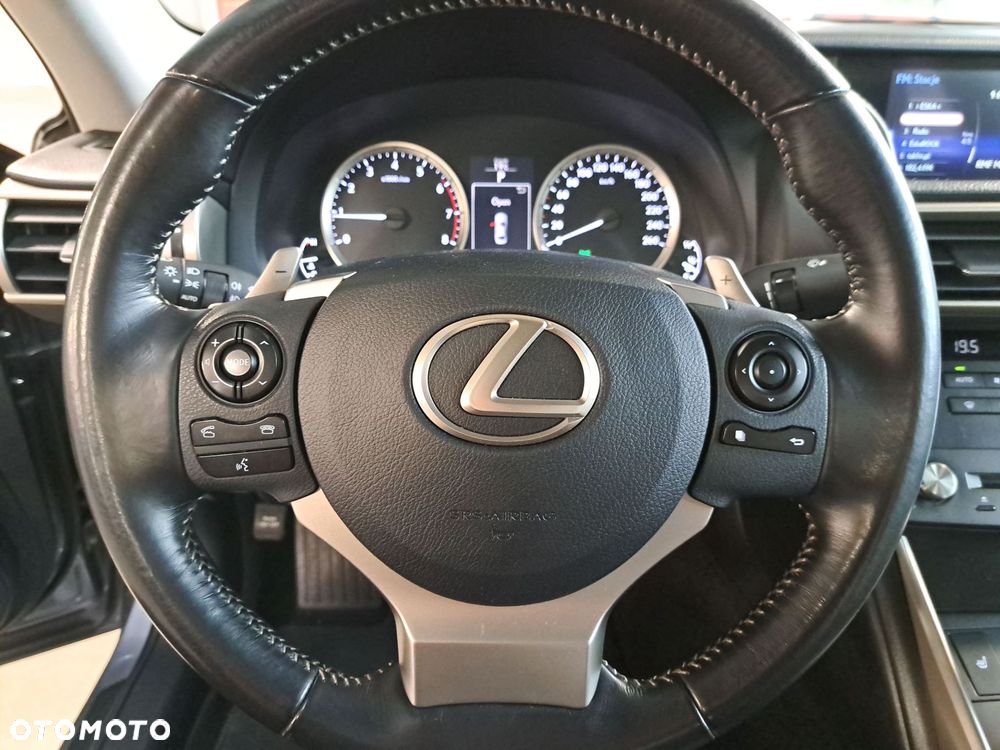 Lexus IS 200t Elite - 29
