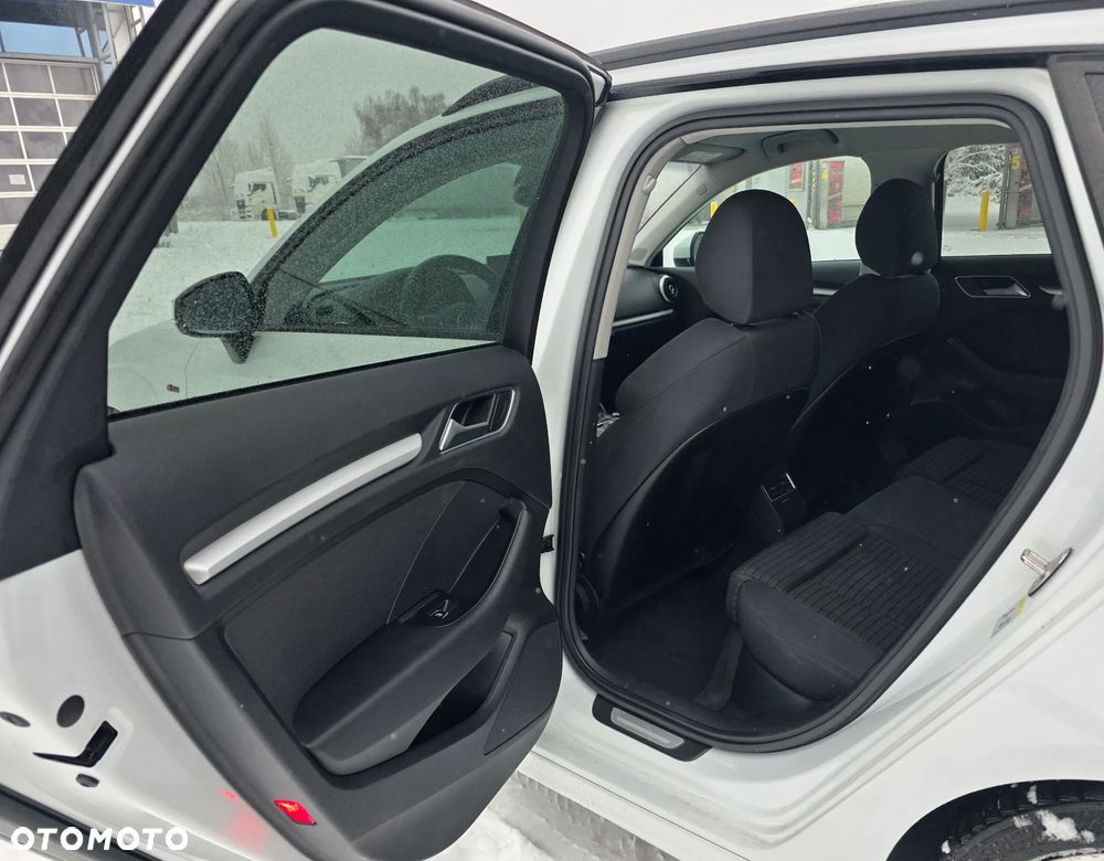 Audi A3 Sportback 2.0 TDI S tronic Ambition - 24