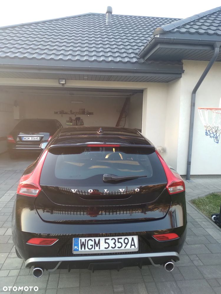 Volvo V40 D2 Drive-E R-Design Momentum - 4