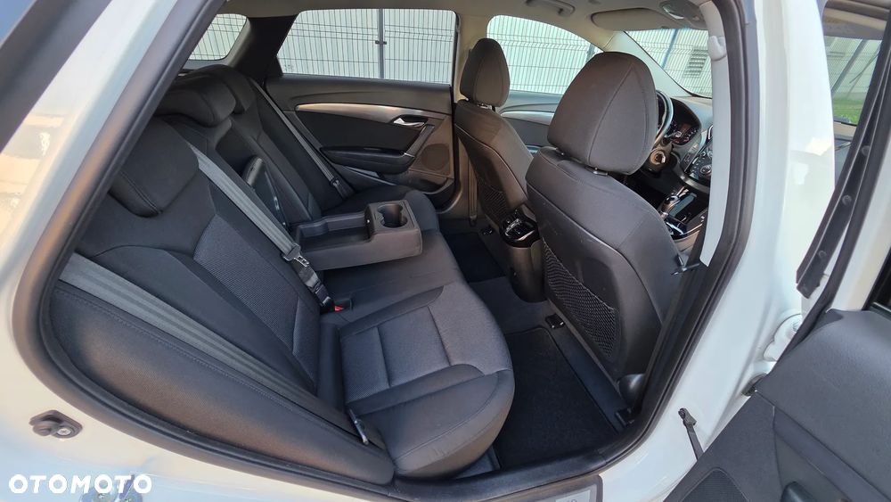 Hyundai i40 Kombi 1.7 CRDi DCT Premium - 15
