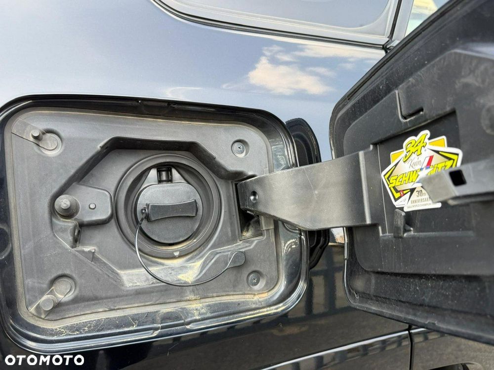 Toyota RAV4 2.5 Hybrid Black Edition by JBL 4x4 - 15